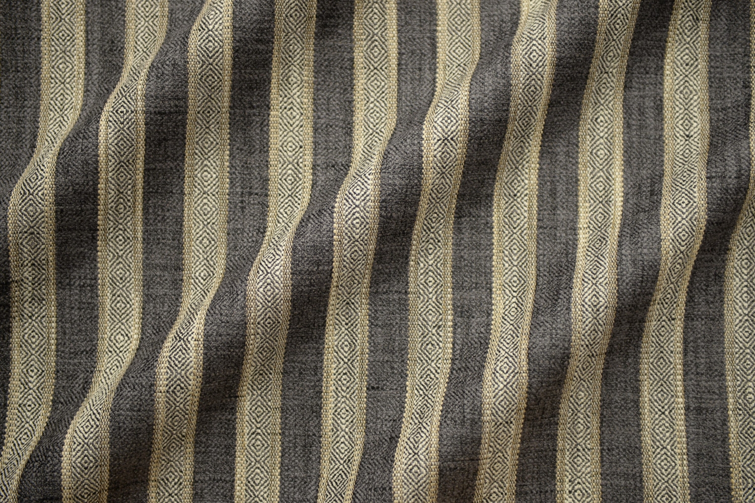 TATTVA-AUDRE EBONY